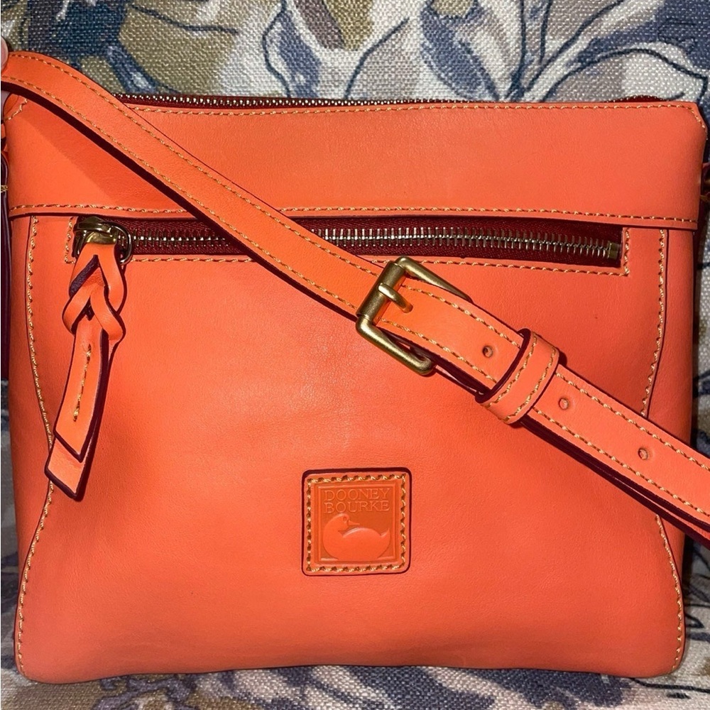 ‼️SOLD‼️ Dooney & Bourke Salmon/Coral Crossbody Bag